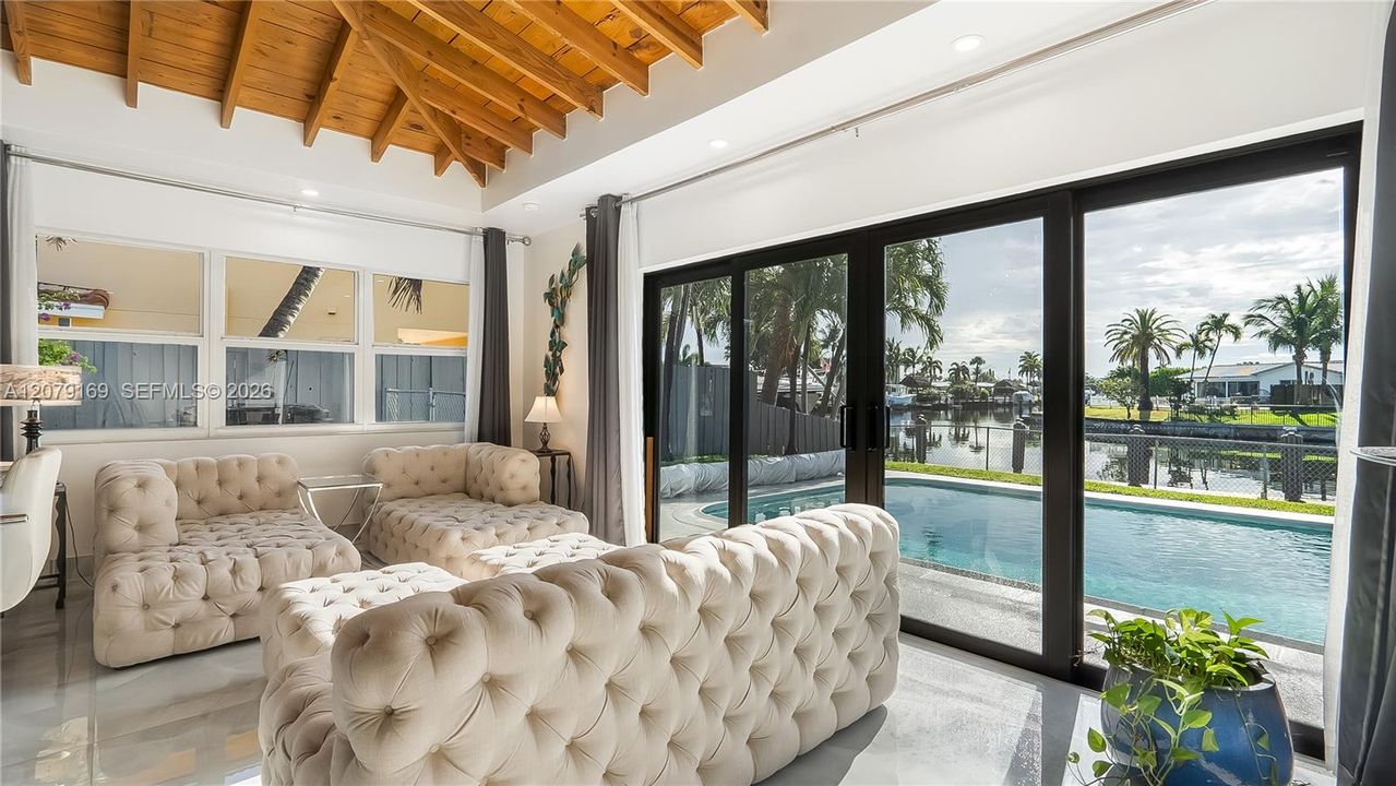 For Sale: $1,470,000 (3 beds, 2 baths, 1324 Square Feet)