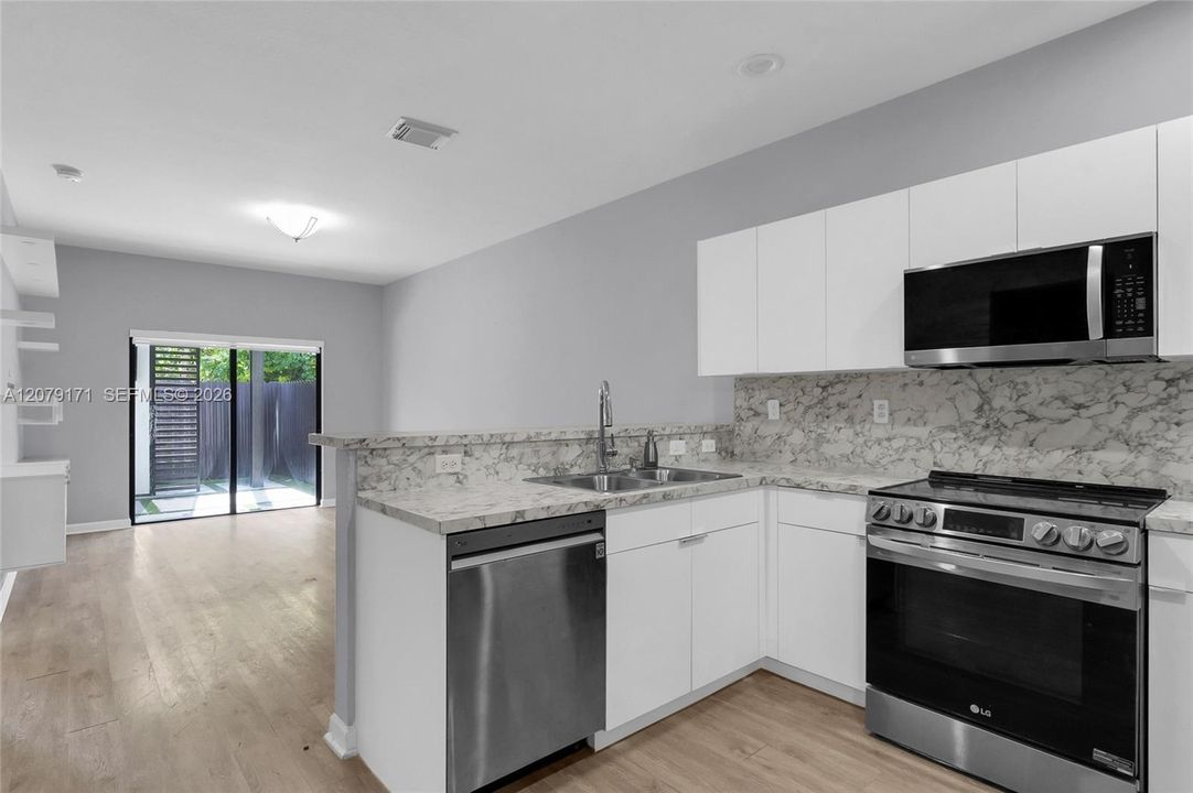 For Rent: $4,500 (4 beds, 3 baths, 1827 Square Feet)