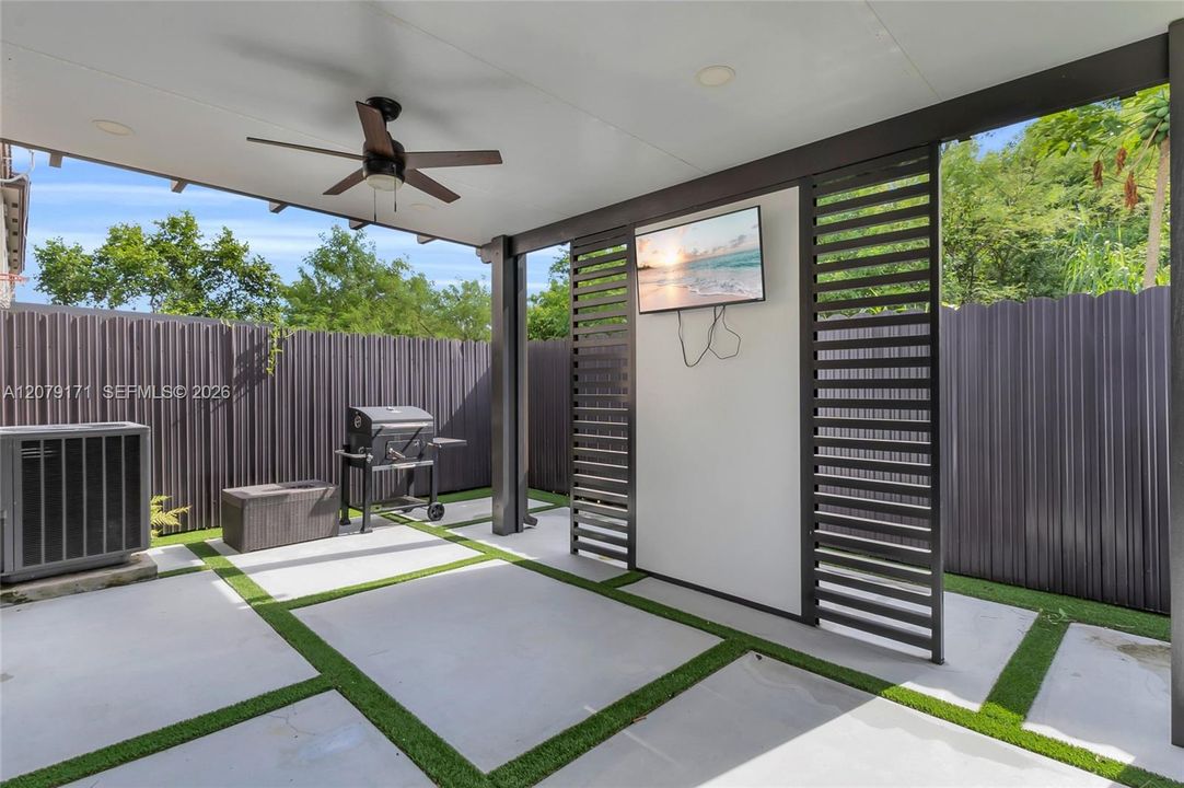For Rent: $4,500 (4 beds, 3 baths, 1827 Square Feet)