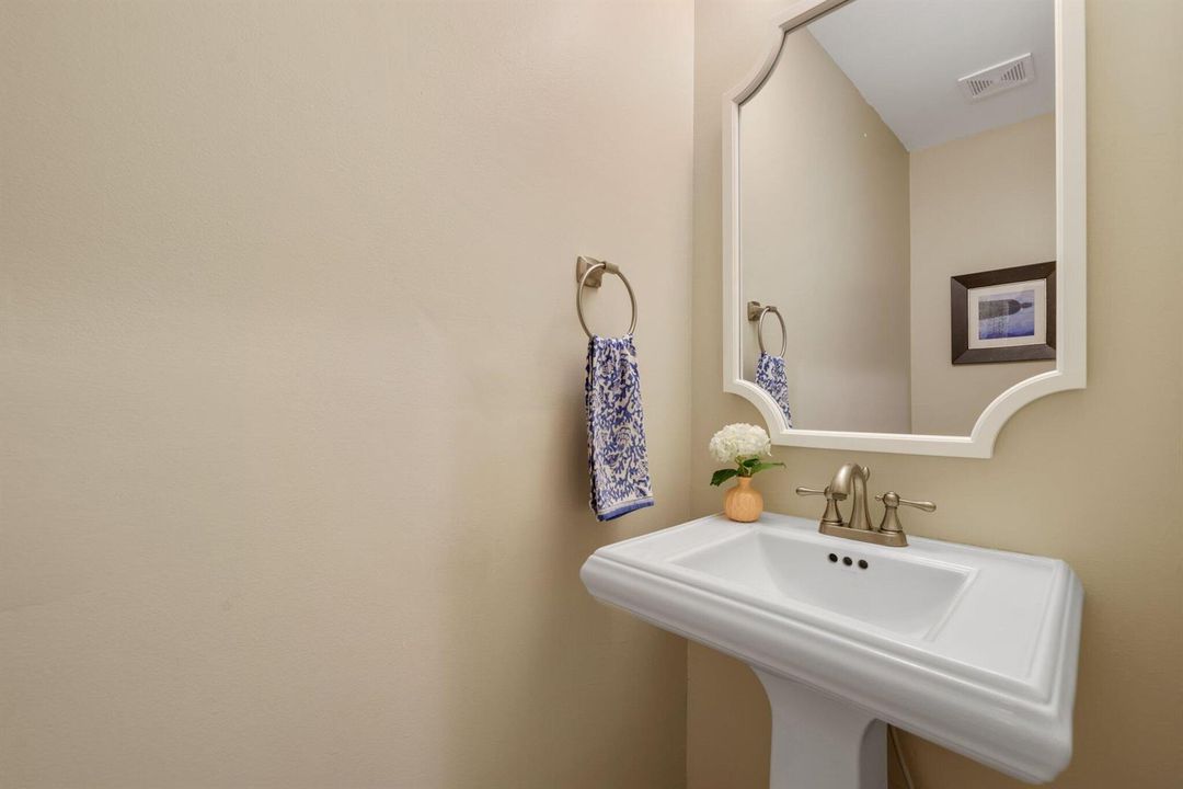 2911 NW 28th Terrace - 60.jpg-SMALL