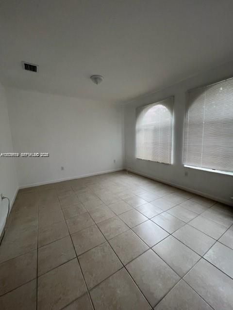 En Venta: $360,000 (3 camas, 2 baños, 1750 Pies cuadrados)