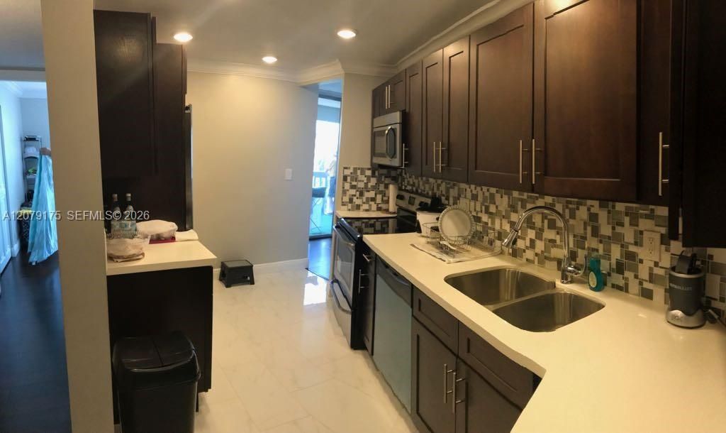 En Venta: $168,500 (2 camas, 2 baños, 1110 Pies cuadrados)