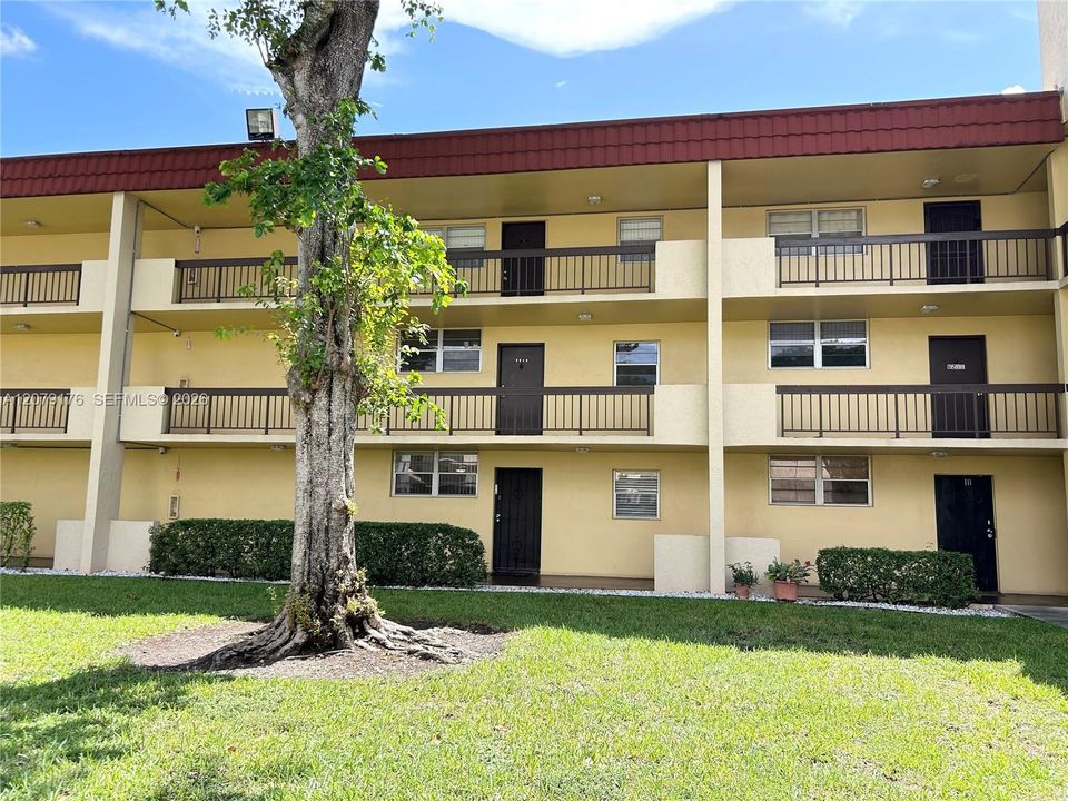 В аренду: $2,150 (2 спален, 2 ванн, 1040 Квадратных фут)