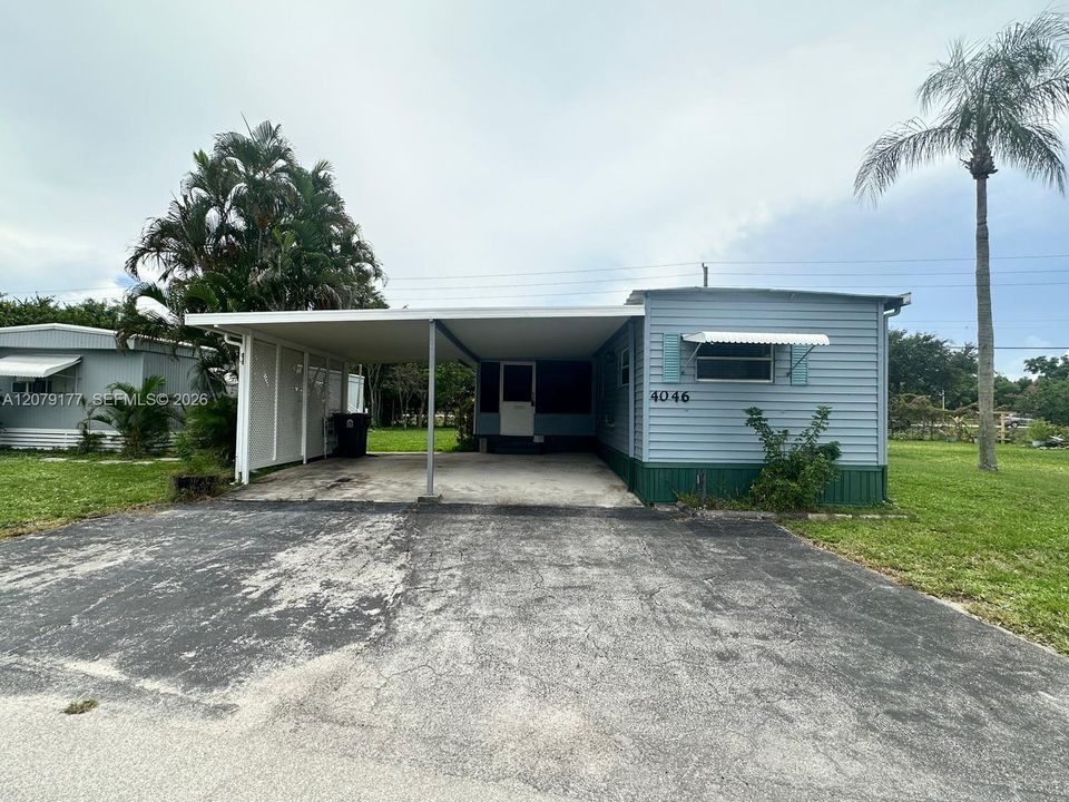 На продажу: $32,000 (2 спален, 2 ванн, 820 Квадратных фут)