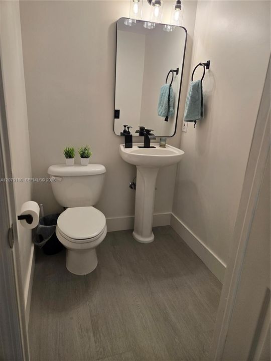 For Sale: $654,900 (4 beds, 3 baths, 1904 Square Feet)