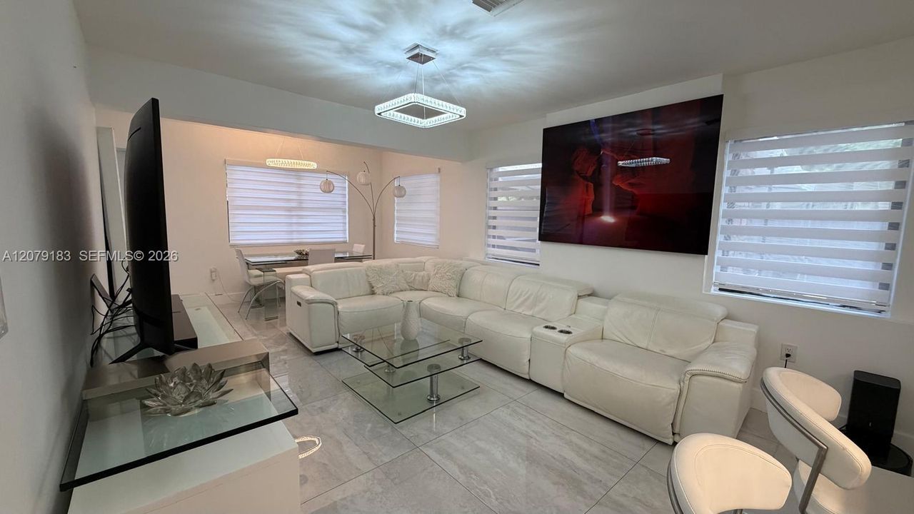 For Sale: $664,500 (3 beds, 2 baths, 1336 Square Feet)