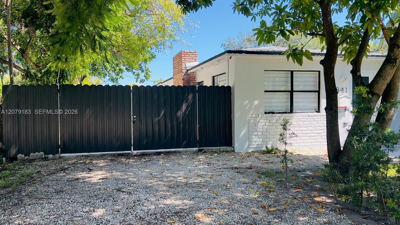 For Sale: $664,500 (3 beds, 2 baths, 1336 Square Feet)