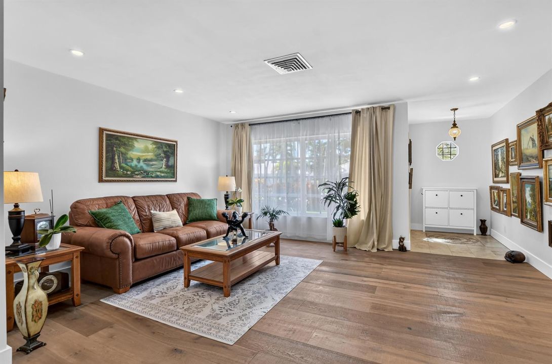 Livingroom and entry