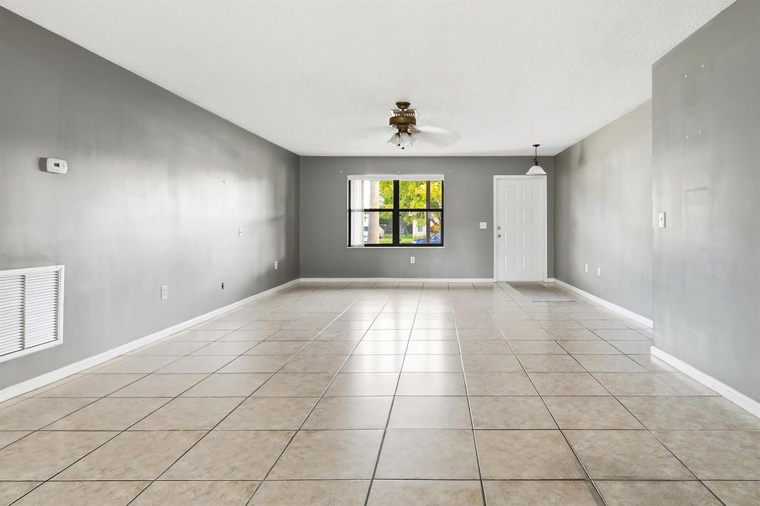 108-SANTA-MONICA-BLVD-33411-012