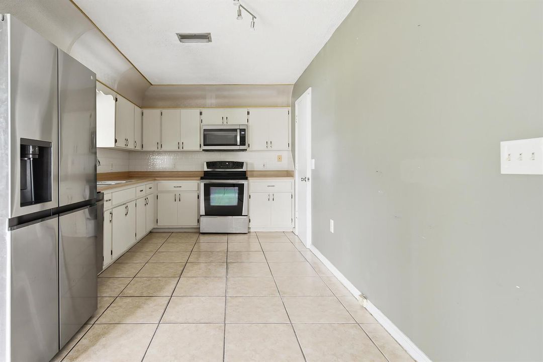 108-SANTA-MONICA-BLVD-33411-015