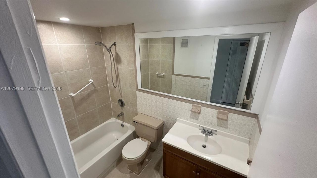 В аренду: $2,500 (3 спален, 2 ванн, 1262 Квадратных фут)