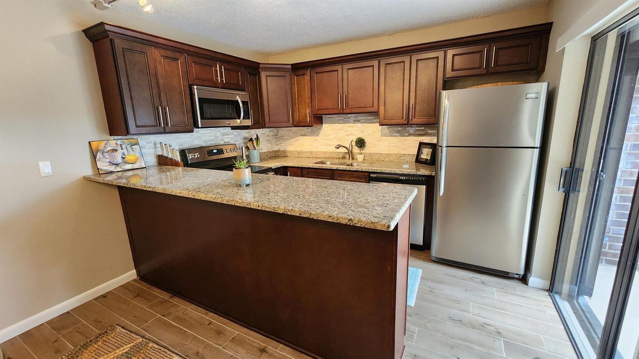 New Kitchen with breakfast bar