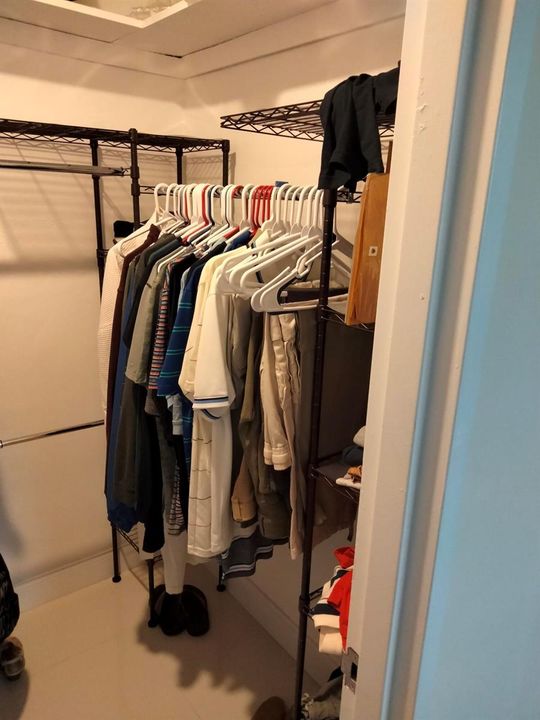 Unit 10k - walkin closet