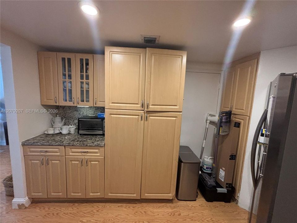 На продажу: $405,000 (2 спален, 2 ванн, 990 Квадратных фут)