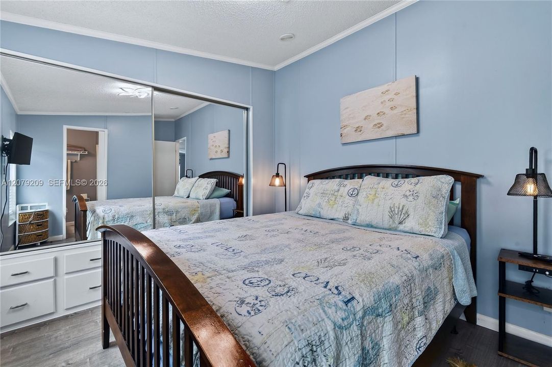 For Sale: $285,000 (2 beds, 2 baths, 767 Square Feet)