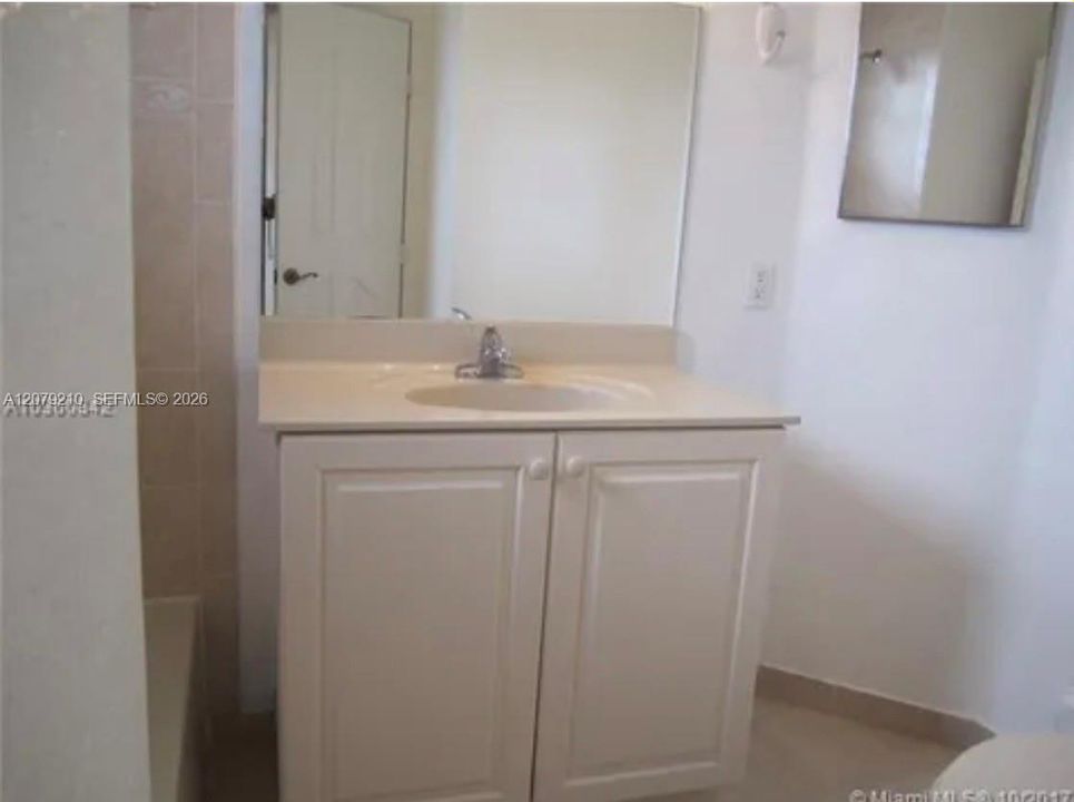 En Venta: $729,000 (3 camas, 3 baños, 1883 Pies cuadrados)