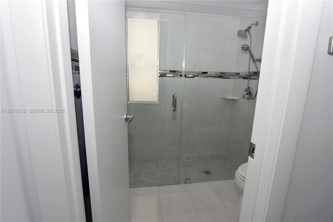 For Sale: $699,900 (3 beds, 2 baths, 1873 Square Feet)