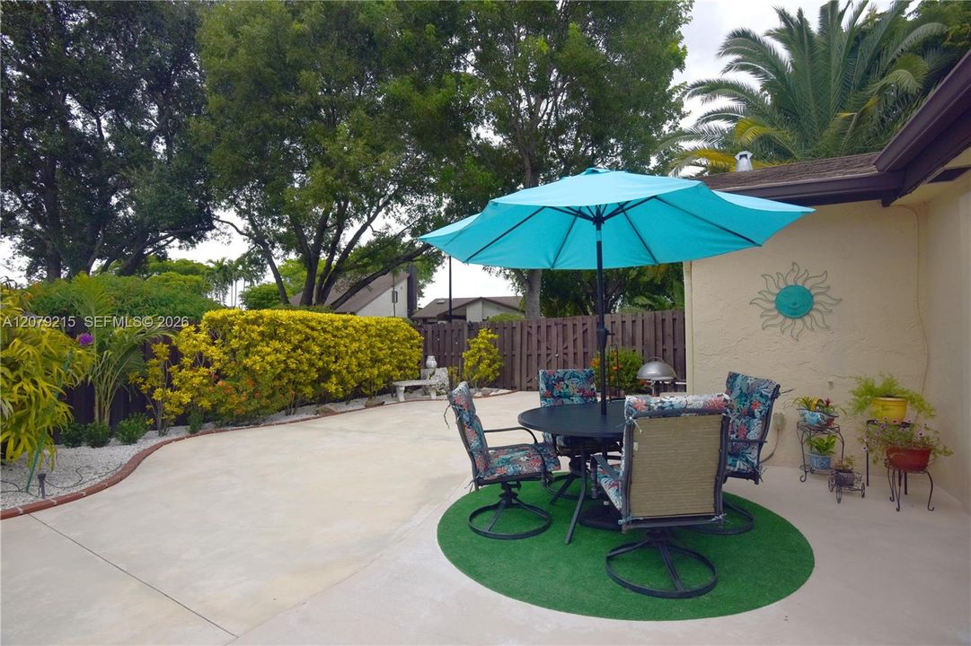 For Sale: $699,900 (3 beds, 2 baths, 1873 Square Feet)
