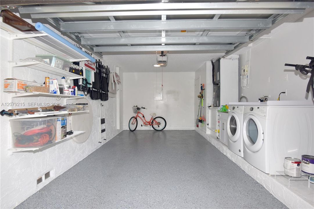 For Sale: $699,900 (3 beds, 2 baths, 1873 Square Feet)