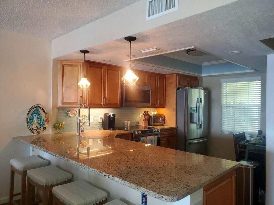 E303 kitchen