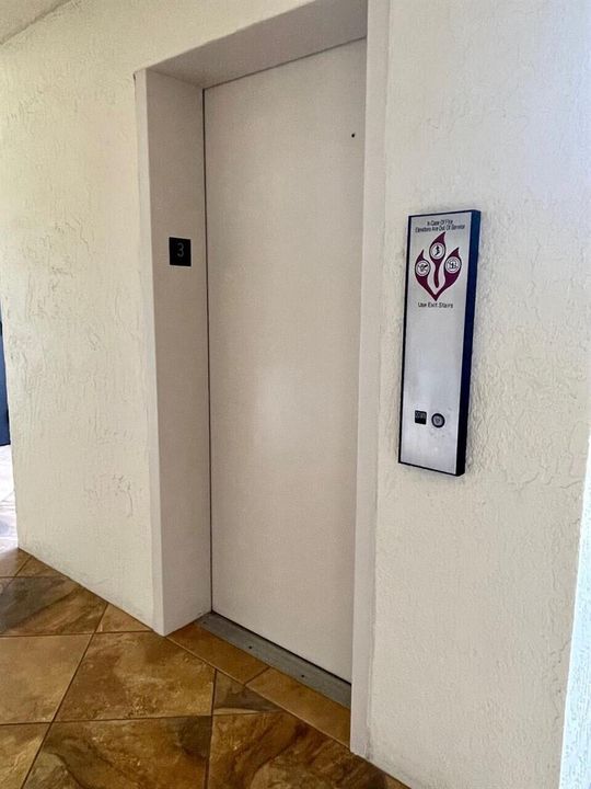 E303 elevator