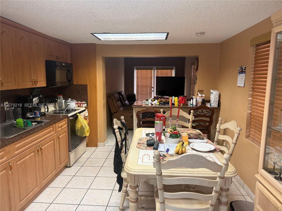 For Sale: $599,000 (3 beds, 2 baths, 1532 Square Feet)