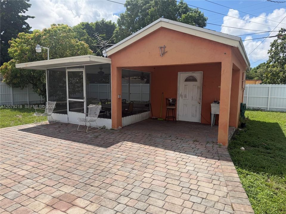 For Sale: $599,000 (3 beds, 2 baths, 1532 Square Feet)