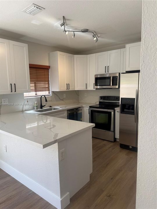 For Rent: $2,850 (3 beds, 2 baths, 1295 Square Feet)