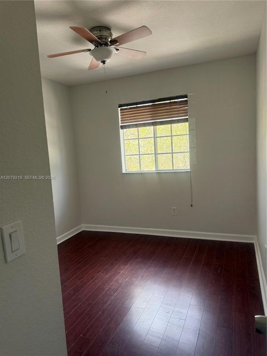 For Rent: $2,850 (3 beds, 2 baths, 1295 Square Feet)