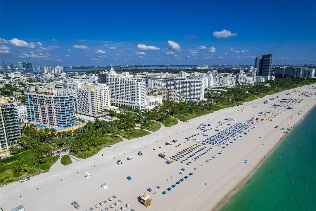 For Rent: $6,000 (2 beds, 2 baths, 940 Square Feet)