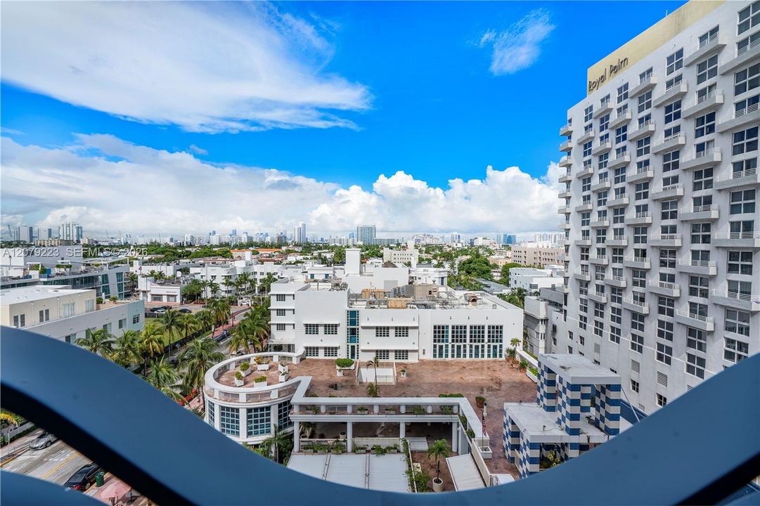 For Rent: $6,000 (2 beds, 2 baths, 940 Square Feet)