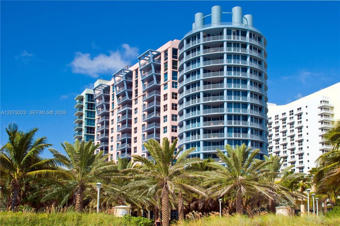 For Rent: $6,000 (2 beds, 2 baths, 940 Square Feet)