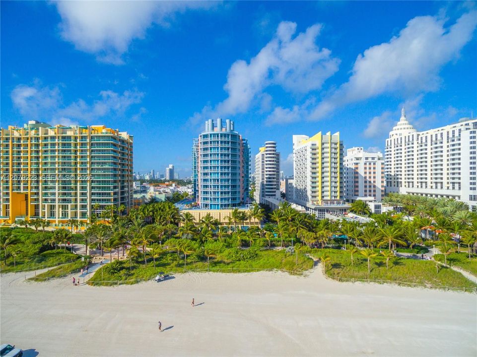 For Rent: $6,000 (2 beds, 2 baths, 940 Square Feet)