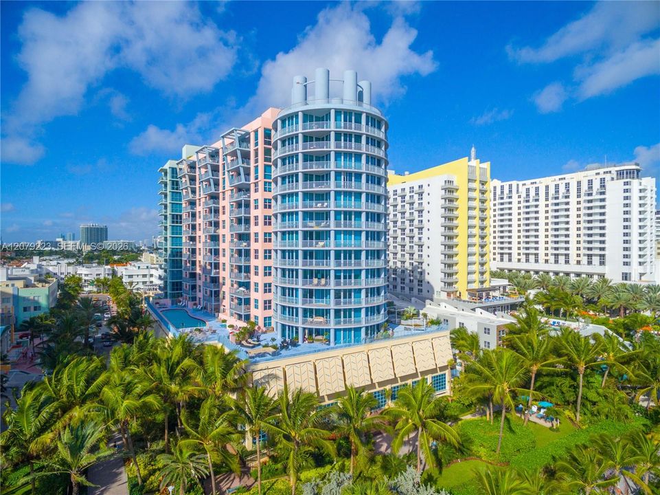 For Rent: $6,000 (2 beds, 2 baths, 940 Square Feet)