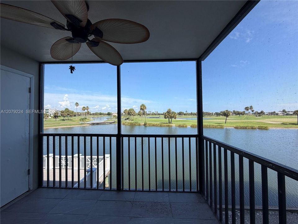 For Rent: $2,250 (1 beds, 1 baths, 696 Square Feet)