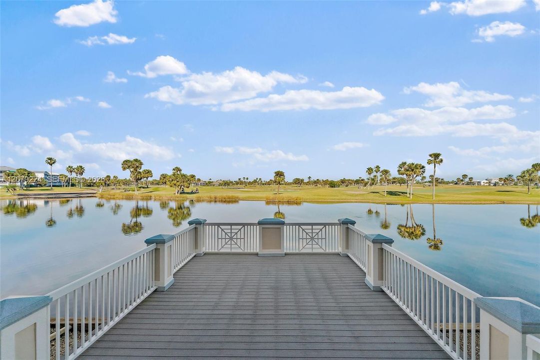 For Rent: $2,250 (1 beds, 1 baths, 696 Square Feet)