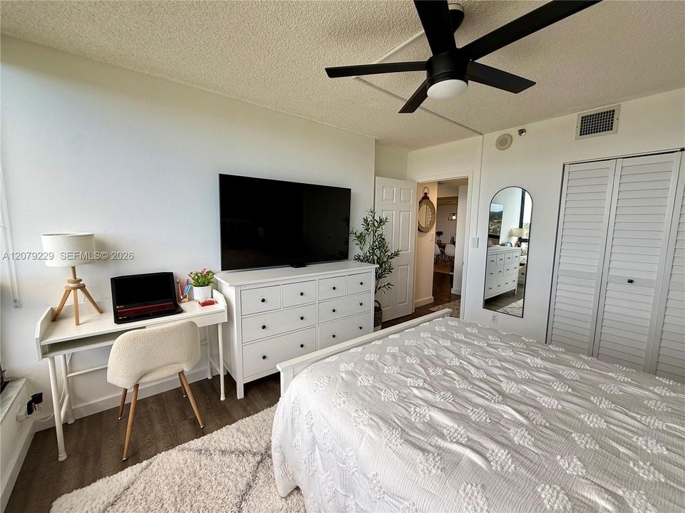 For Rent: $2,900 (2 beds, 2 baths, 1445 Square Feet)