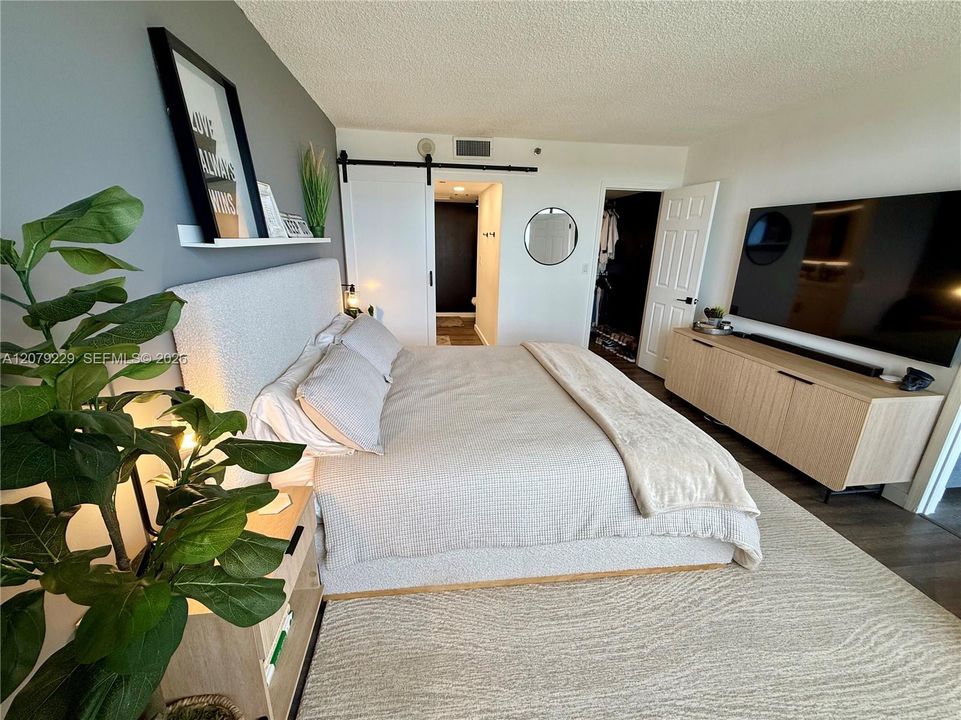 For Rent: $2,900 (2 beds, 2 baths, 1445 Square Feet)