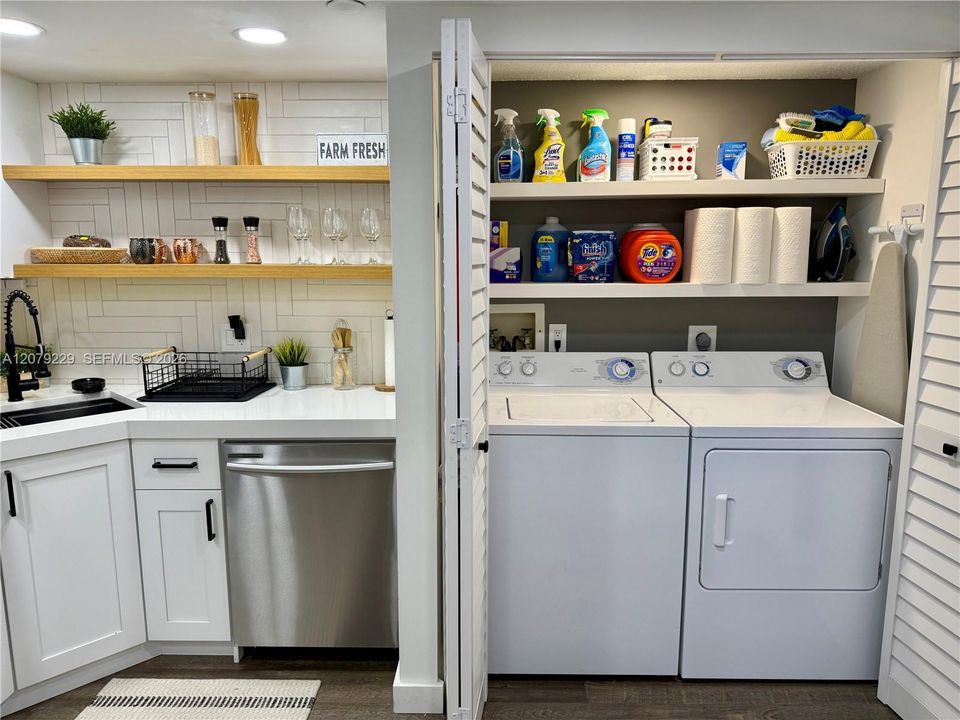 For Rent: $2,900 (2 beds, 2 baths, 1445 Square Feet)