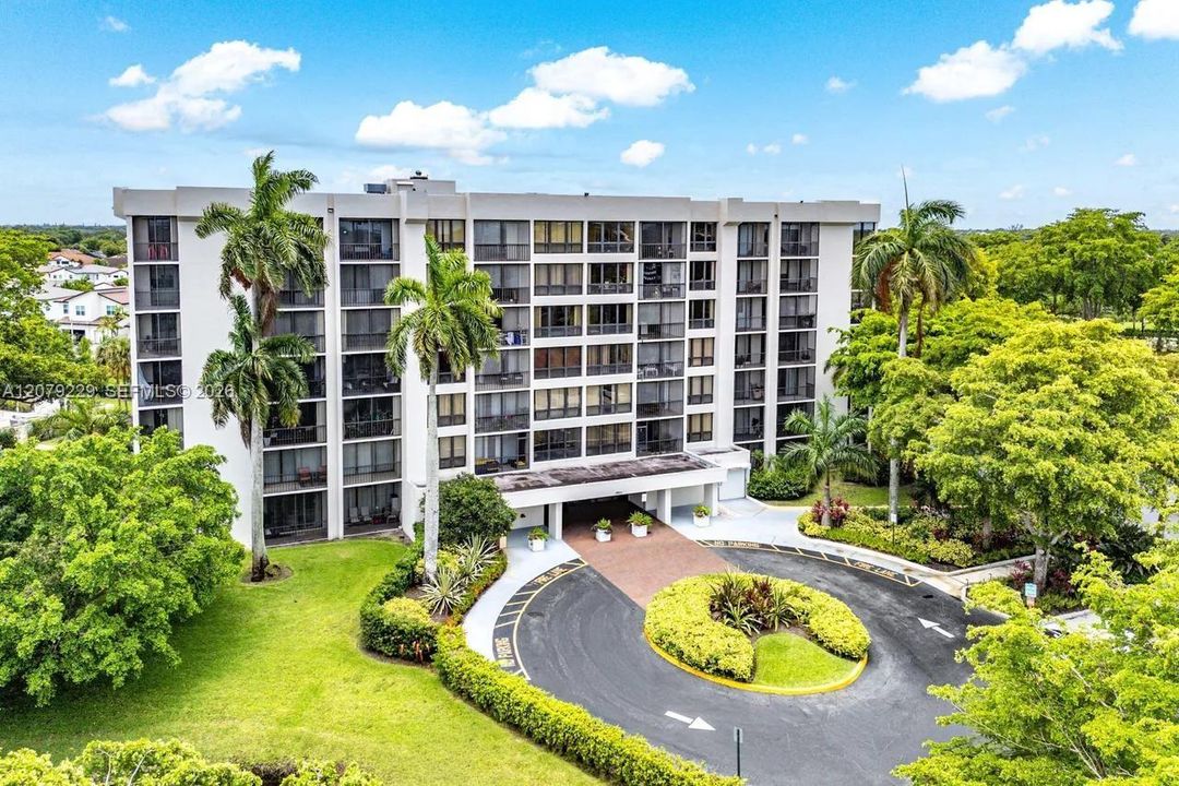 For Rent: $2,900 (2 beds, 2 baths, 1445 Square Feet)
