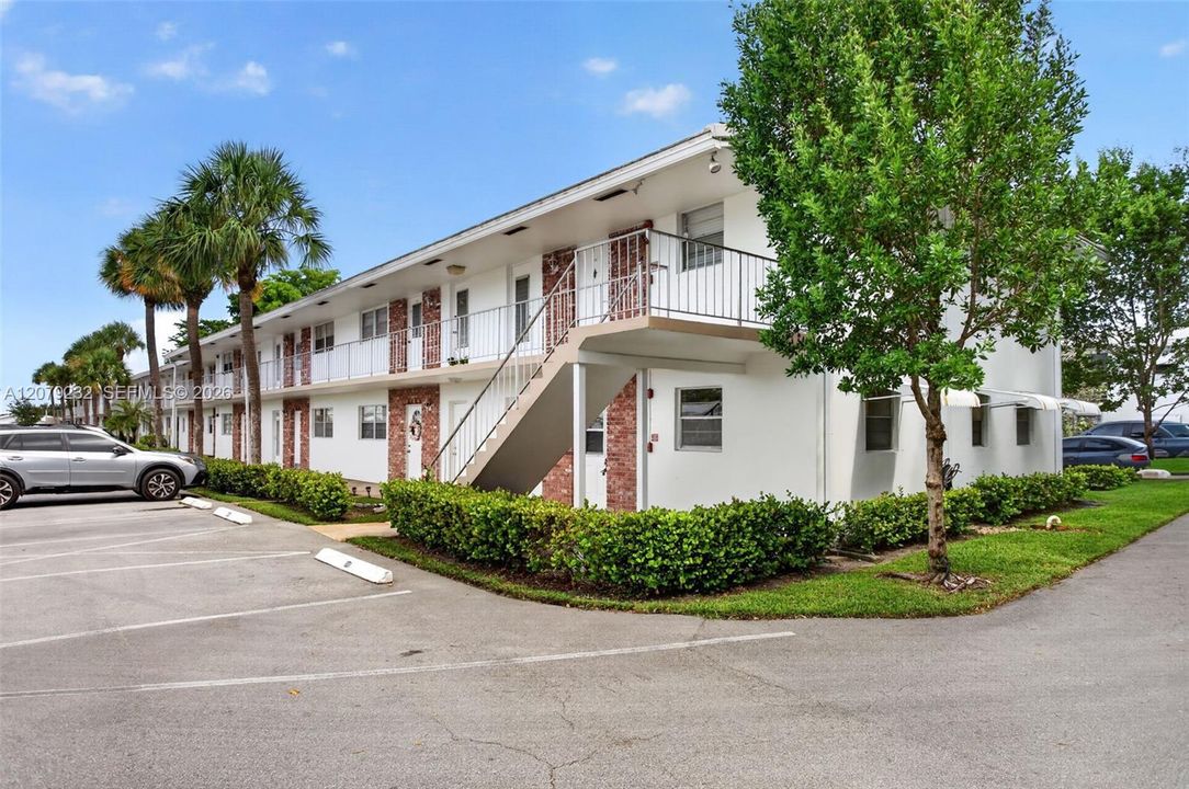 For Sale: $95,000 (2 beds, 1 baths, 705 Square Feet)