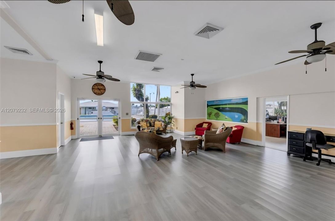 For Sale: $95,000 (2 beds, 1 baths, 705 Square Feet)