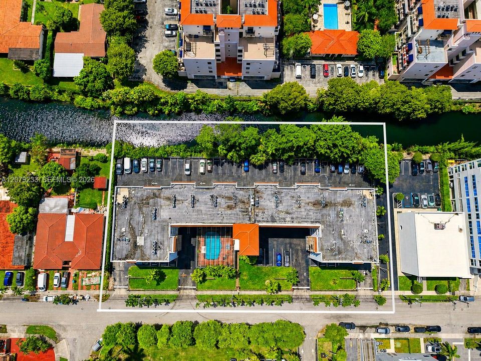 На продажу: $229,000 (1 спален, 1 ванн, 726 Квадратных фут)