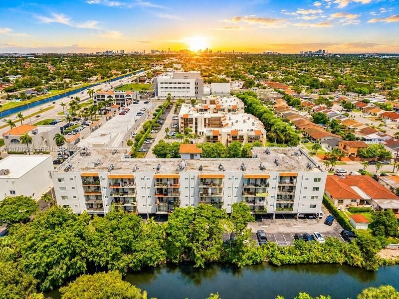 На продажу: $229,000 (1 спален, 1 ванн, 726 Квадратных фут)