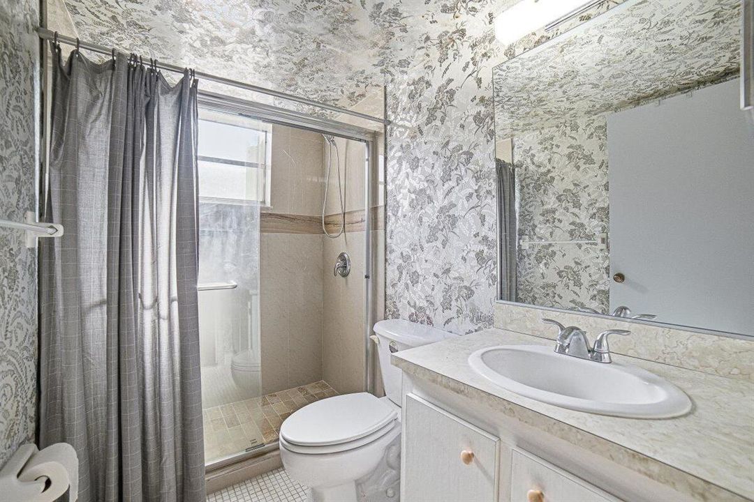 13-Bathroom