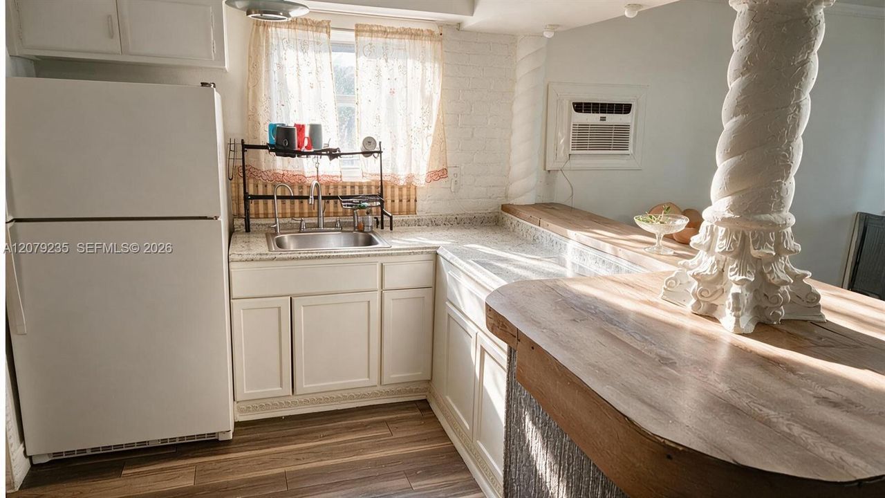 En Venta: $349,000 (2 camas, 1 baños, 878 Pies cuadrados)