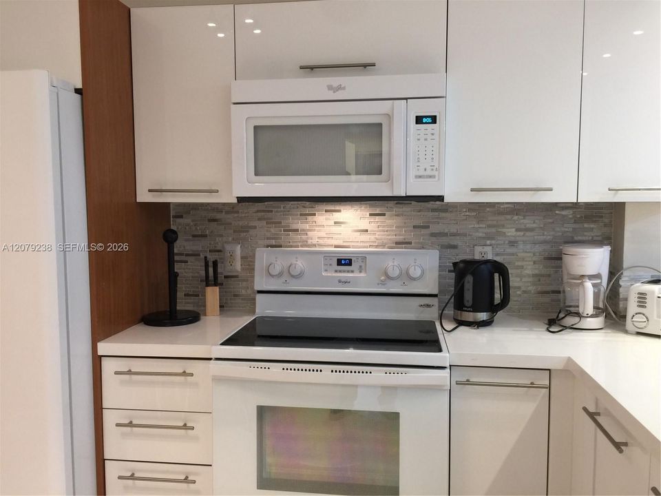 В аренду: $5,000 (2 спален, 2 ванн, 1255 Квадратных фут)