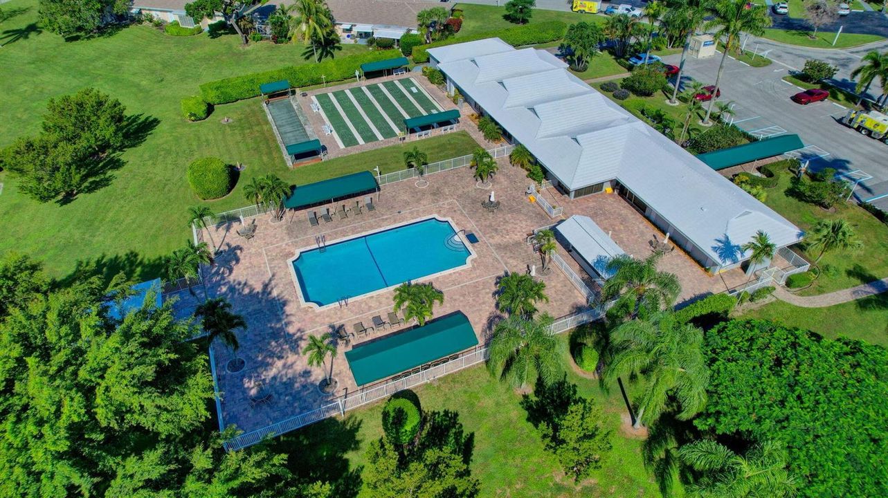 Clubhouse/Pool