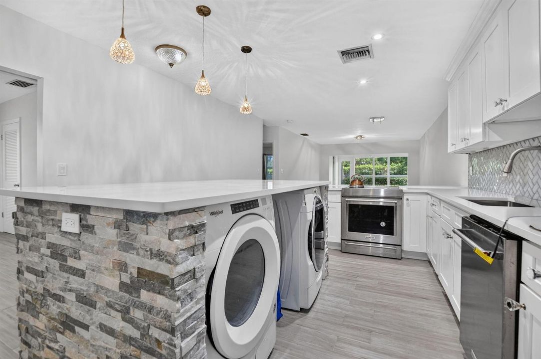 Kitchen/Laundry