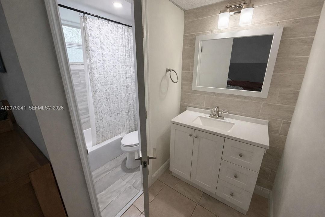 For Rent: $3,700 (3 beds, 2 baths, 1570 Square Feet)